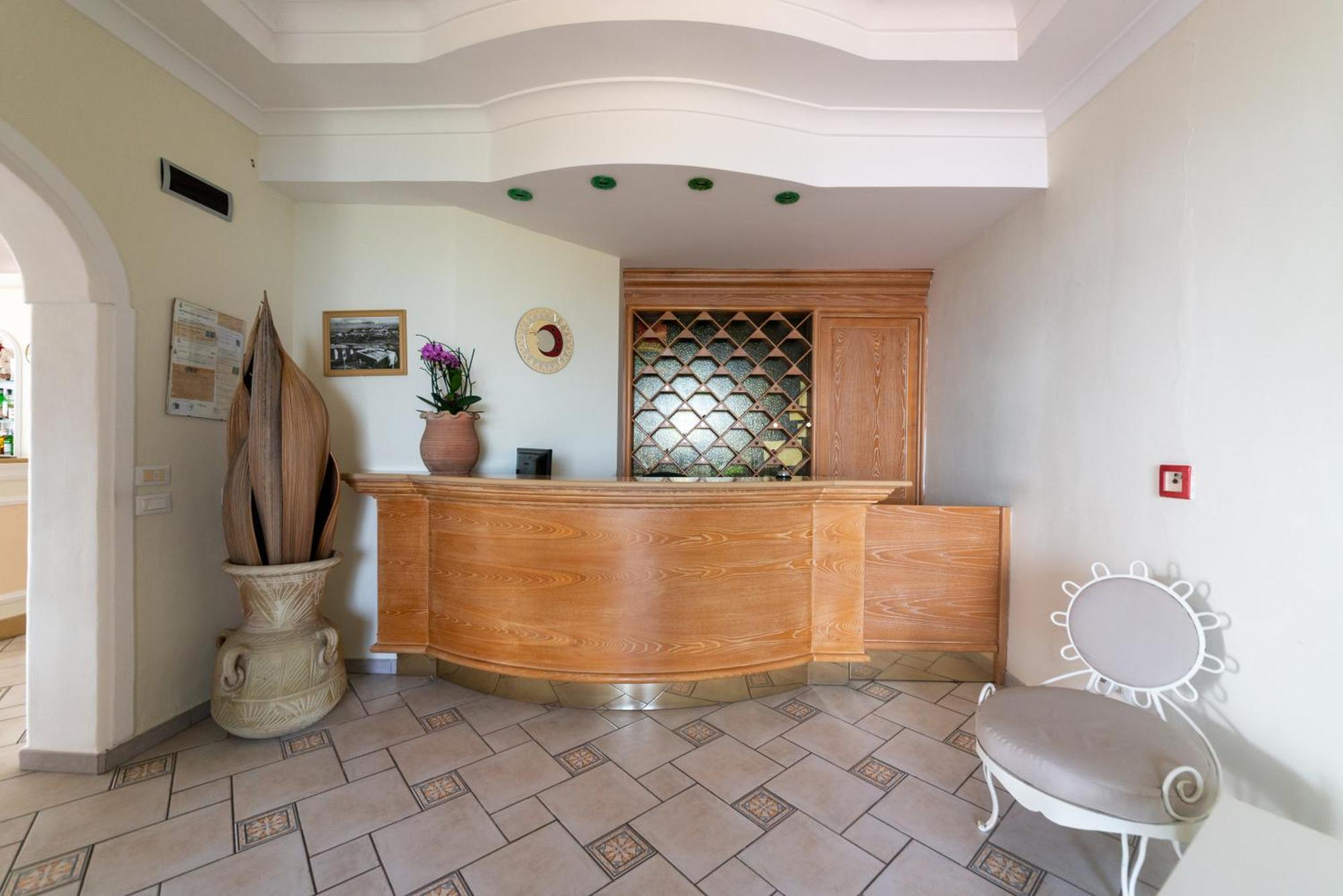 Hotel Villa Ireos Casamicciola Terme Exterior foto