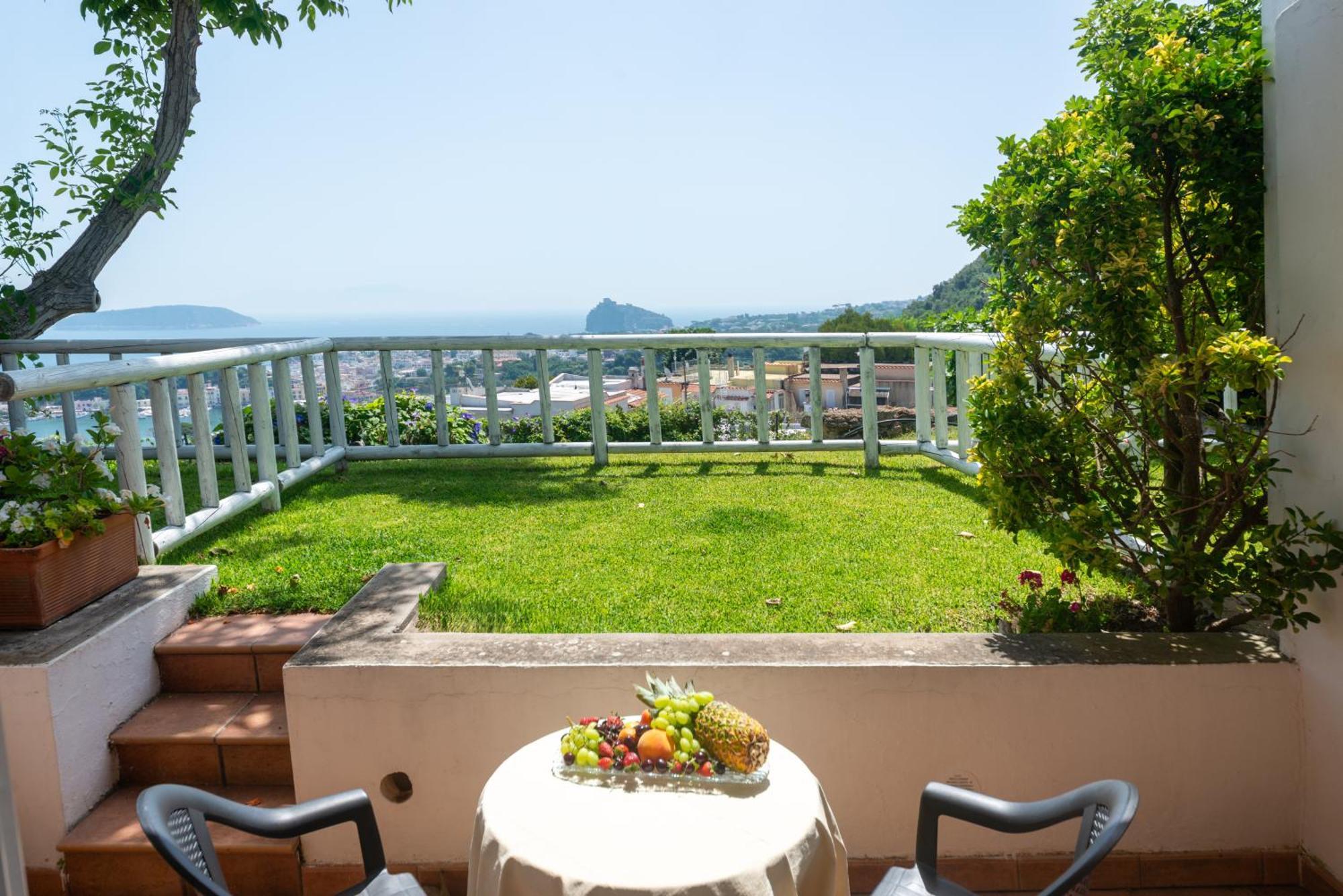 Hotel Villa Ireos Casamicciola Terme Exterior foto