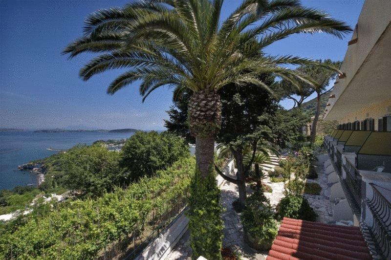 Hotel Villa Ireos Casamicciola Terme Exterior foto
